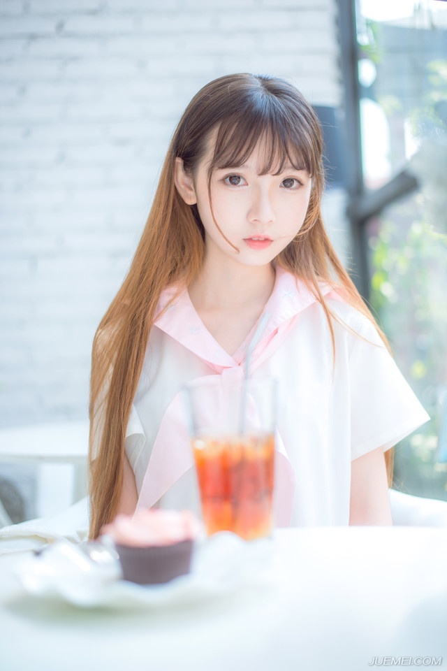 “这……”张任愕然，茫然的看向雄阔海手中的将印，一时间有些不知所措。